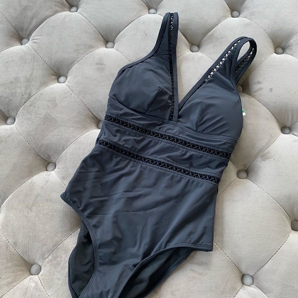 Sea Level Essentials Spliced One Piece Swimsuit 4 - Picture 5 of 11